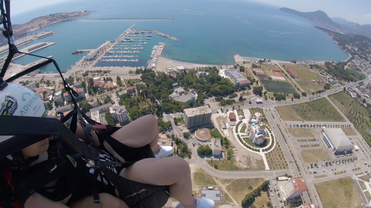 Discover the Thrills of Paragliding in Montenegro's Breathtaking Landscapes paragliding montenegro G0023513