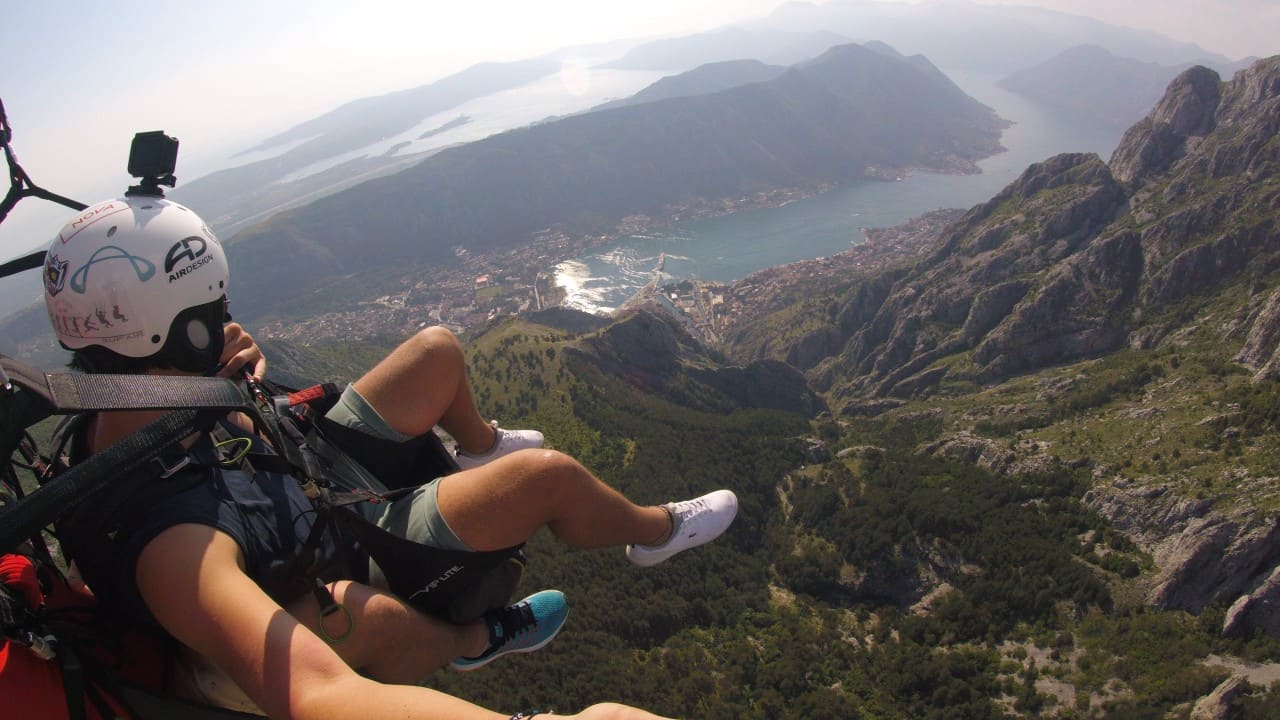 paragliding beauty G0015246