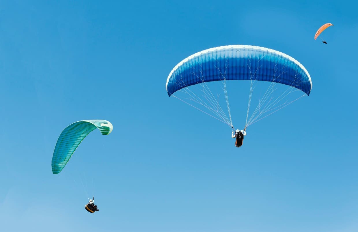 Paragliding vs. Parachute Jumping: The Sky's the Limit jump paraglide 6