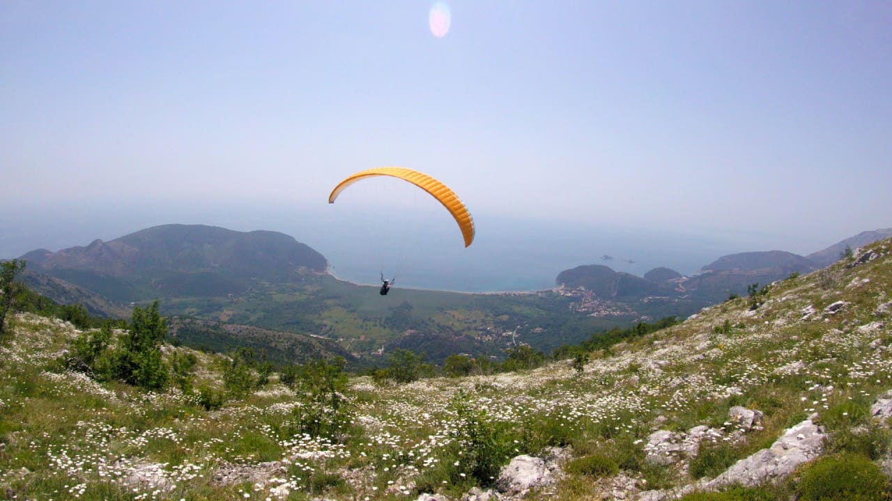 Spring Paragliding Adventures in Montenegro spring paragliding G0010276